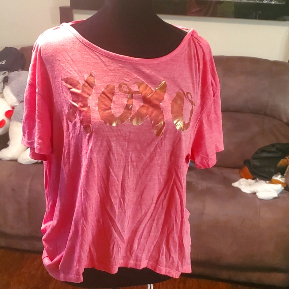 XOXO Open Back tshirt
